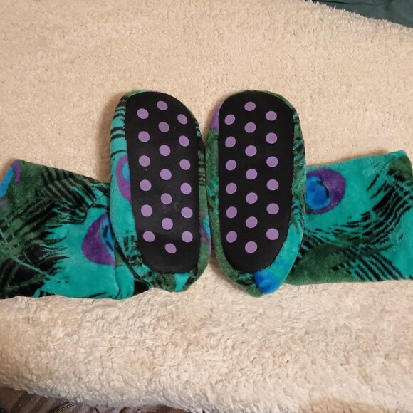 NWOT ~ Super Cozy Fleece Slipper Booties w/ Peacock Feathers (Size: Women's 8/9) - Picture 5 of 5